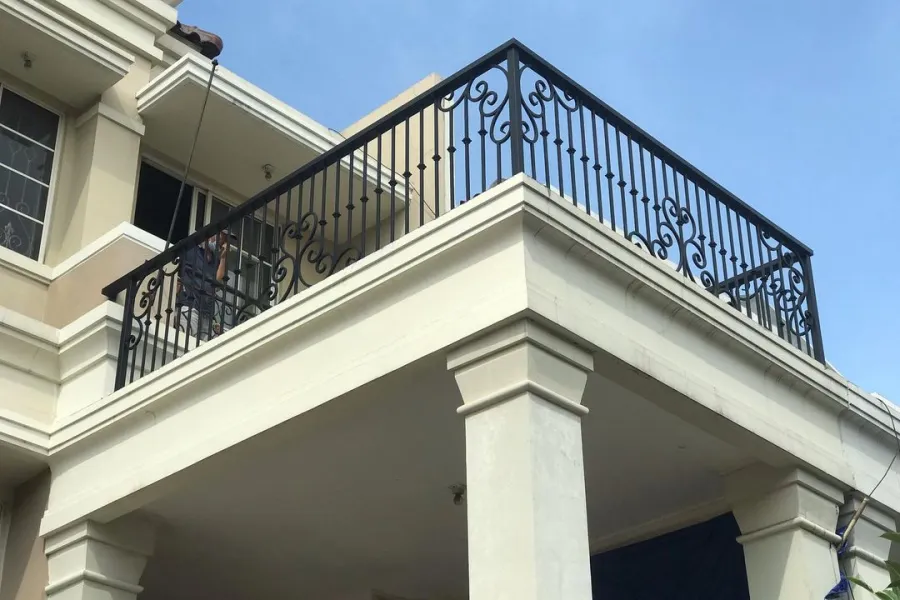 Railing besi tempa Railing Balkon 8 264551002_448579559971788_8928763892159800770_n